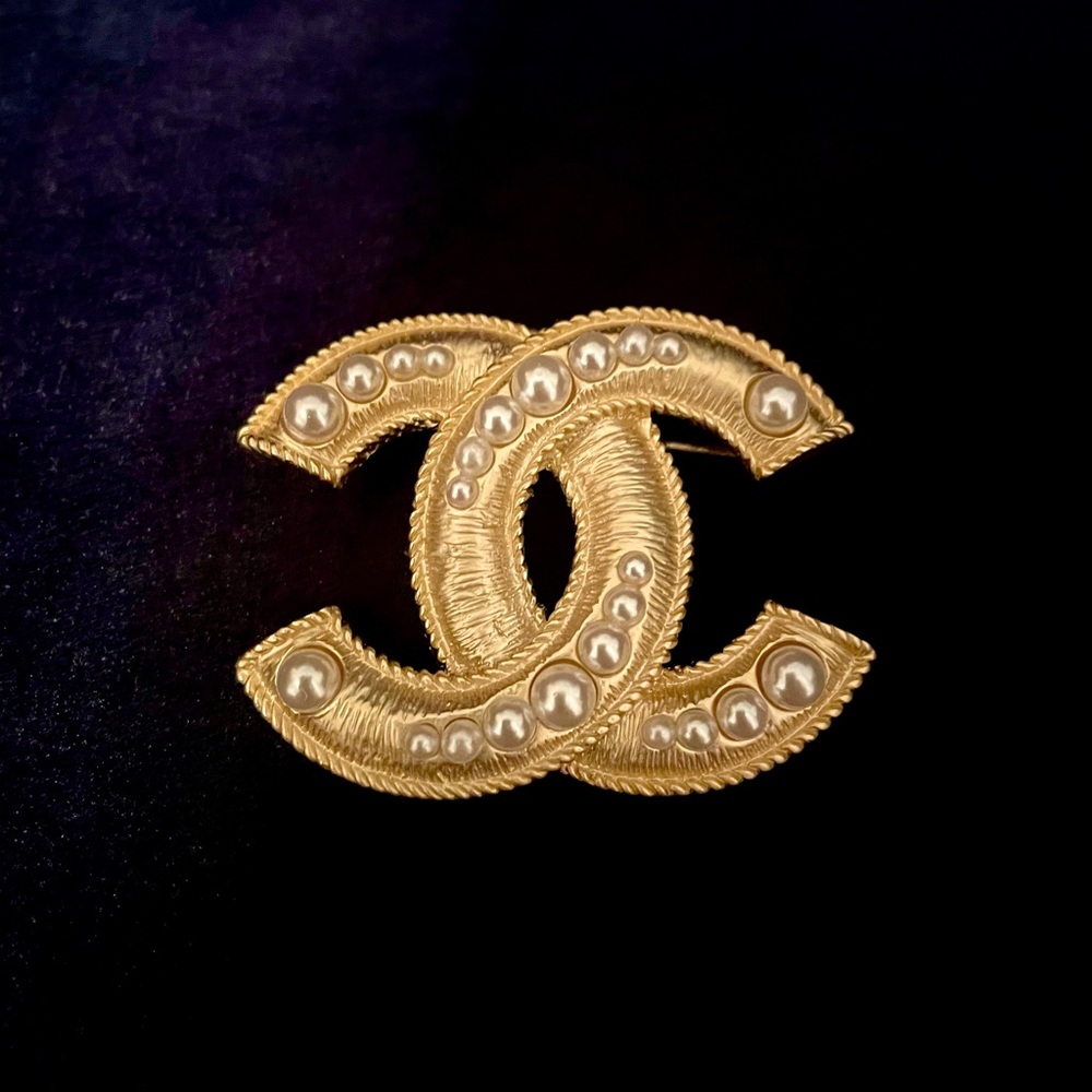 Vintage CC Pearl brooch